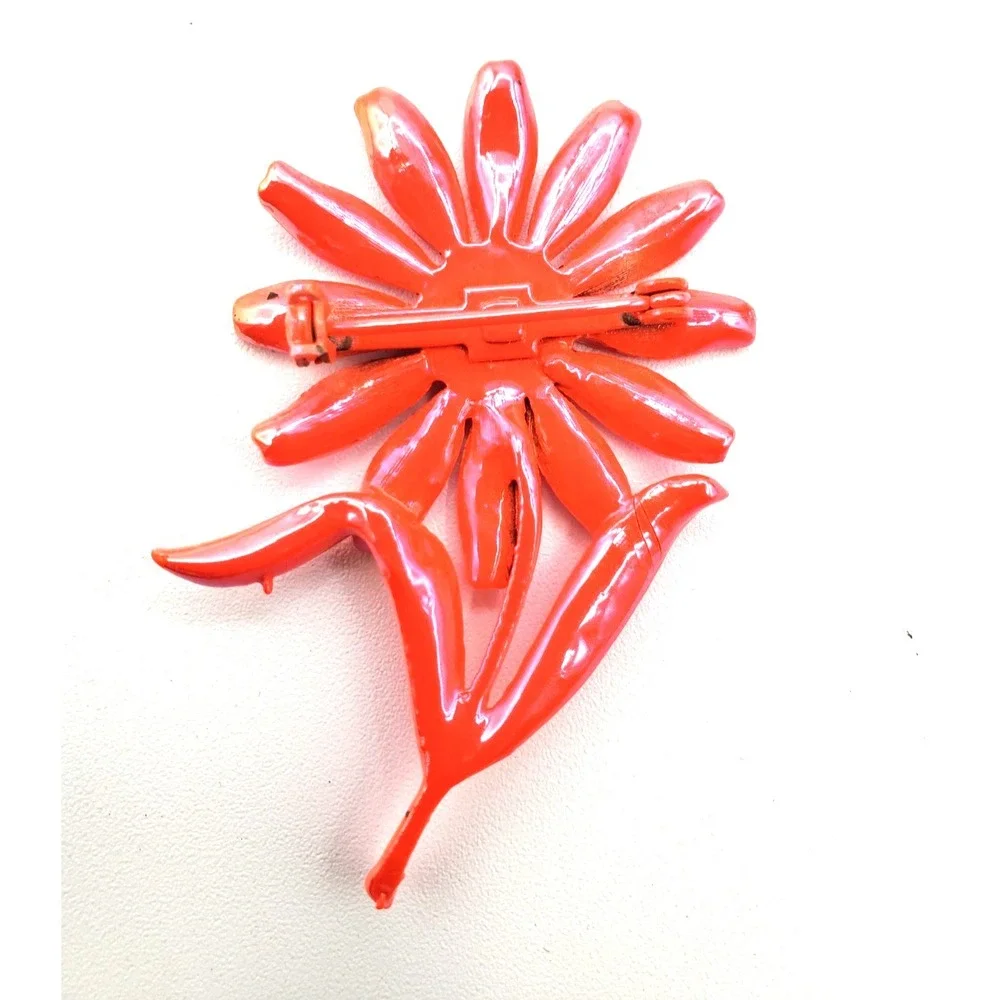 Vintage Mod Pop Art Pinkish Red Pearlized Enamel Flower Brooch Pin